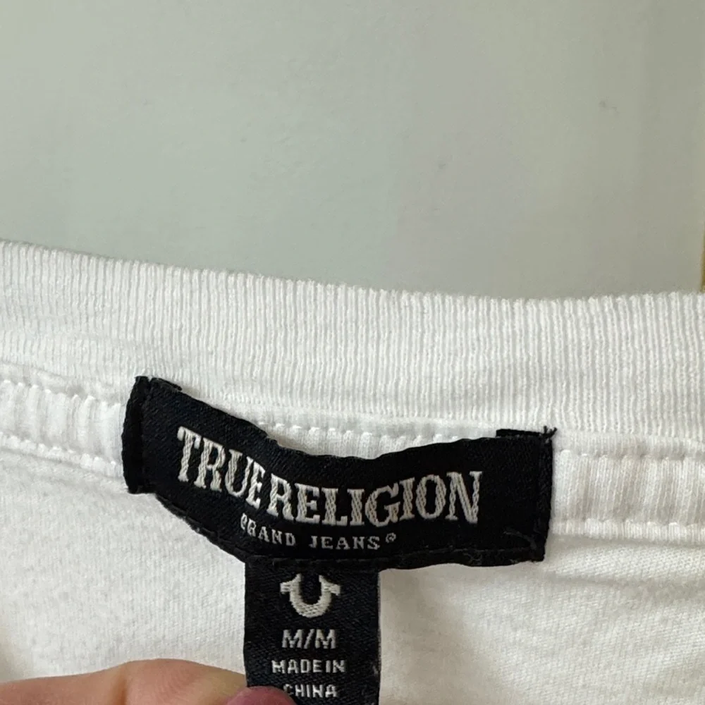 True Religion Casual White quarter Button Down t Shirt EUC M